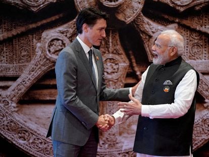 Indian Prime Minister Narendra Modi welcomes Canada Prime Minister Justin Trudeau