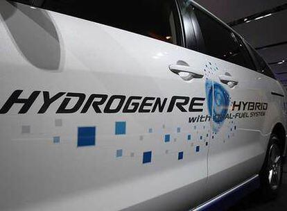 El Mazda 5 HRE combina hidrógeno y gasolina como combustibles.