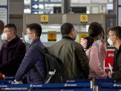 Pasajeros en el aeropuerto de Pekín