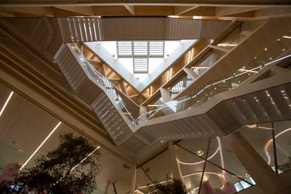 La nueva Biblioteca Garcia Marquez, diseñada por Elena Orte y Guillermo Sevillano, en el barrio Sant Marti (Barcelona).