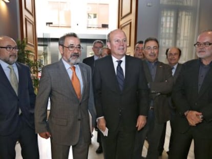 Los presidentes de Redit y Cierval, el consejero de econom&iacute;a y los l&iacute;deres de CC OO y UGT.
 
 