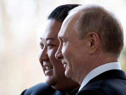 El presidente de Rusia, Vladímir Putin, con el líder norcoreano, Kim Jong-un, en Vladivostok en abril de 2019.
