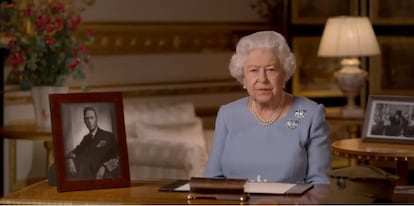 La reina Isabel II se dirige a la nación con motivo del 75 aniversario del fin de la II Guerra Mundial.
TWITTER @ROYALFAMILY
09/05/2020