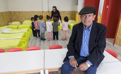Jesús Vicente Díaz, en la nueva guardería de Piornal.