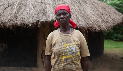 Acayo Rose, de 74 años, frente a su casa en Gulu, en el norte de Uganda, el 7 de julio de 2020.