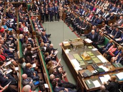 Los parlamentarios fuerzan a Johnson a posponer la votación sobre el acuerdo con la UE