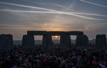 solsticio de verano de stonehenge amanecer