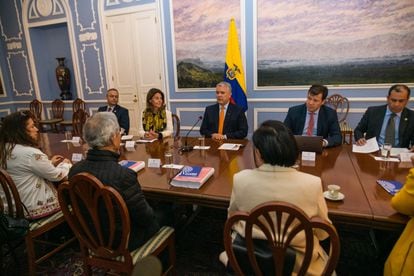 La Comisión de la Verdad entrega a Iván Duque, presidente de Colombia, el capítulo de recomendaciones y hallazgos del Informe final.