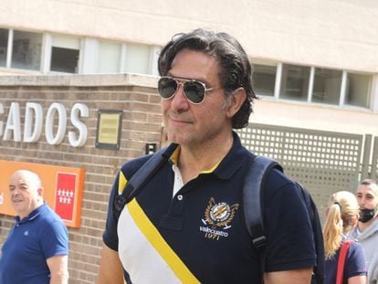 El actor Luis Lorenzo, a la salida del juzgado el pasado 30 de junio en Madrid.