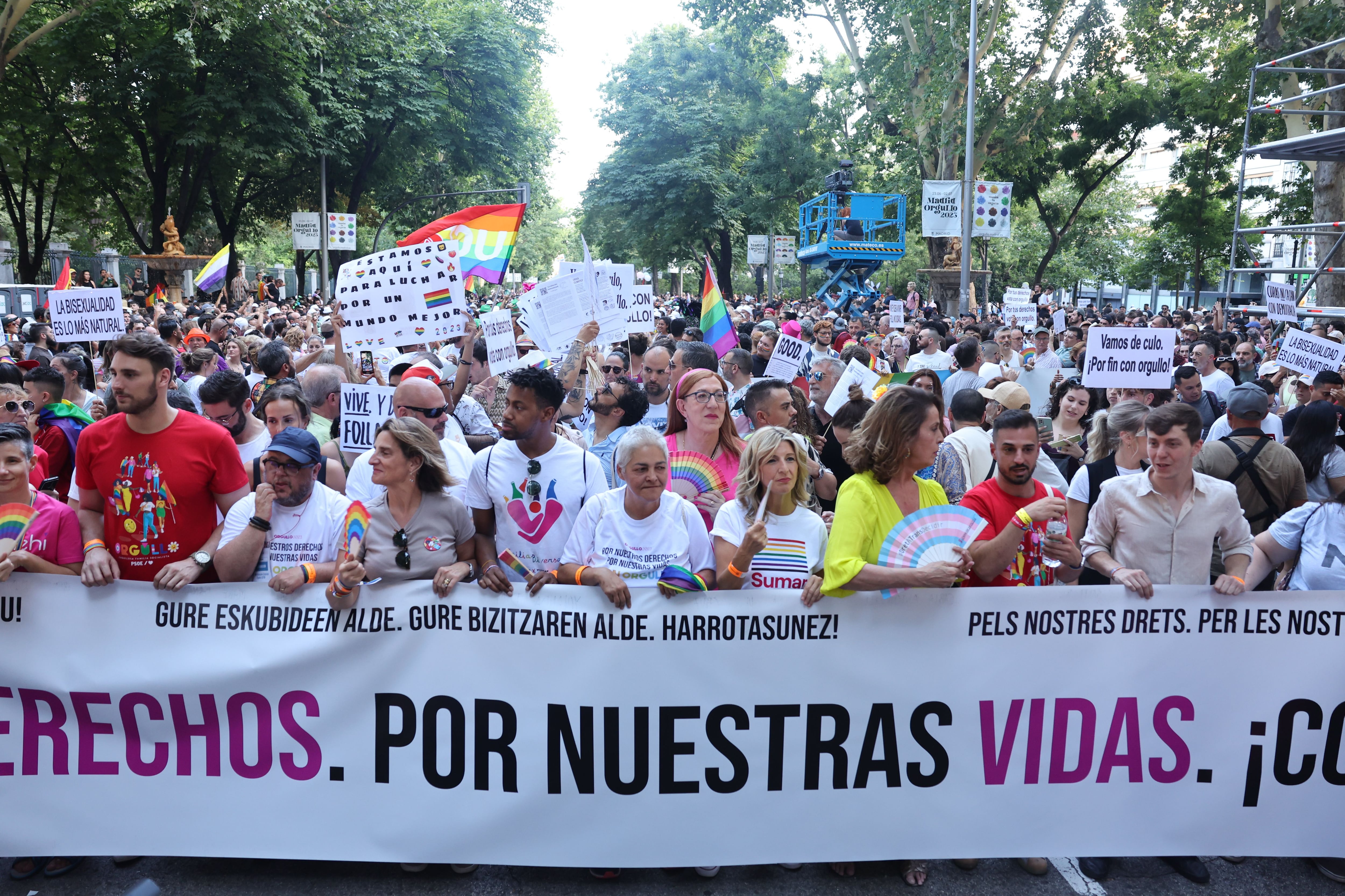 Cabecera de la marcha del Orgullo en Madrid. En el centro de la imagen, la vicepresidenta Yolanda Díaz..