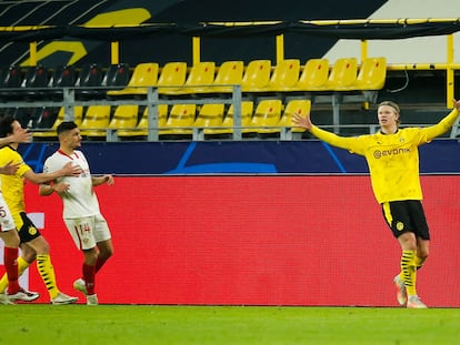 Haaland celebra su segundo gol ante el Sevilla este martes en Dortmund.