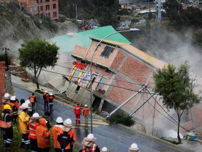 Las viviendas habían sido erigidas en terreno no apto para la construcción; la capital boliviana sufre las consecuencias de las fuertes lluvias de los últimos días