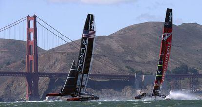 Los catamaranes del Oracle y el New Zealand, el mi&eacute;rcoles en la bah&iacute;a de San Francisco. 
