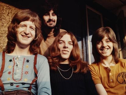 Badfinger, en Londres en febrero de 1971. De izquierda a derecha: Pete Ham (1947 - 1975), Tom Evans (1947 - 2003), Mike Gibbins (1949 - 2005) y Joey Molland, el único que todavía vive.