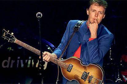 Paul McCartney, durante un concierto en el Palau Sant Jordi, en Barcelona, en 2003.