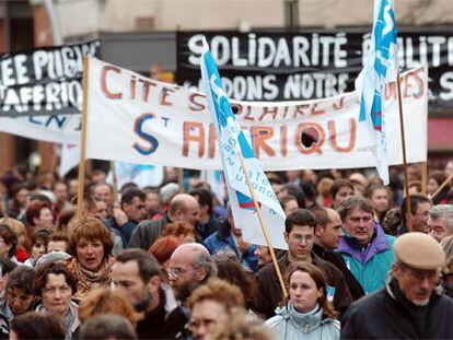 Manifestación de funcionarios, maestros y trabajadores sanitarios en Toulouse.