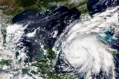 Imagen de la NASA del huracán 'Ian', el lunes.