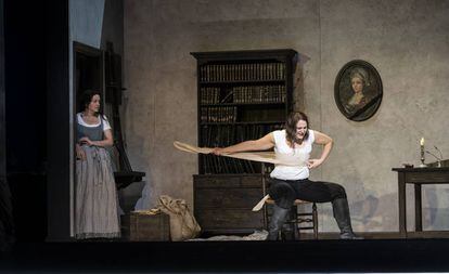 Amanda Forsythe (Marzelline) y Lise Davidsen (Leonore) en el primer acto de 'Fidelio'.