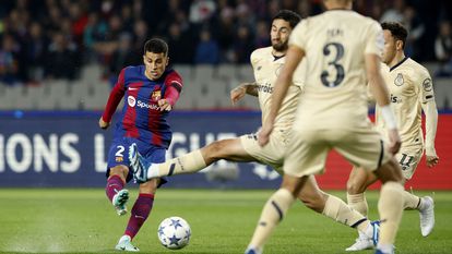 Cancelo marca el primer gol del Barcelona ante el Oporto en Montjïuc.