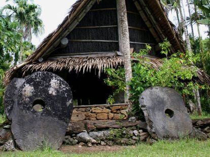 En la isla de Yap (Polinesia) usaban piedras circulares gigantes como dinero: son escasas, cuesta mucho pulirlas y mantienen su valor en el tiempo. Como los bitcoins.