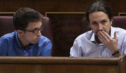 &Iacute;&ntilde;igo Errej&oacute;n y Pablo Iglesias, en el Congreso.