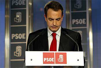 José Luis Rodríguez Zapatero, anoche, comenta el resultado de las elecciones en Cataluña.