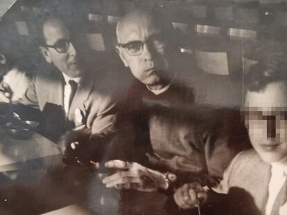 Antonio Moré (en el centro), en una imagen de los años sesenta.