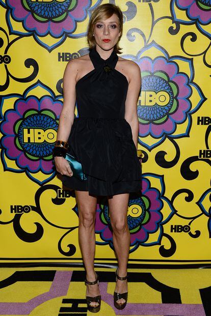 Chloë Sevigny no se quiso complicar en la fiesta post Emmy de la HBO y llegó con un LBD.