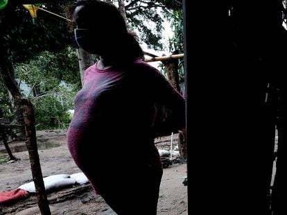 Mujer embarazada de su quinto hijo en Tela, Honduras, en una foto de archivo.