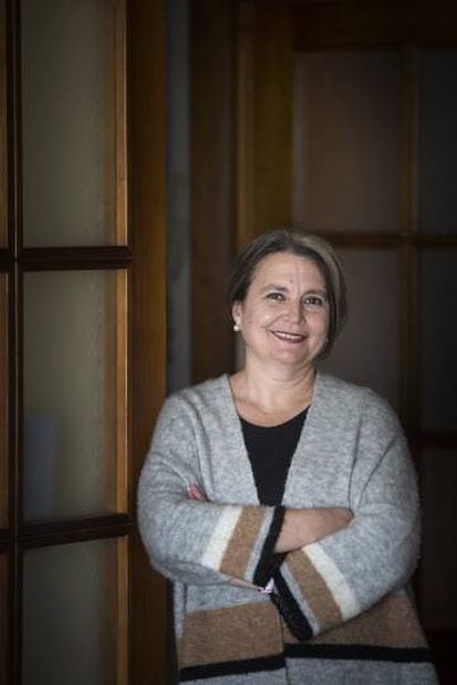 La filóloga María Elvira Roca Barea, en su casa de Málaga.