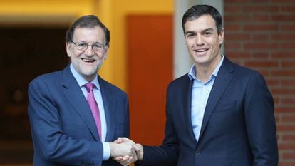 Mariano Rajoy y Pedro Sánchez, durante un encuentro en La Moncloa.