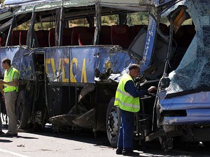 En libertad el conductor del autobús accidentado en Ávila con nueve muertos