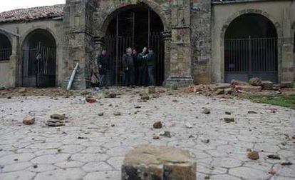 Más de 10 personas resultaron heridas al caer un rayo en una iglesia en León.