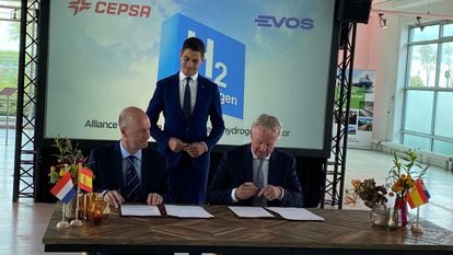 Harry Deans, consejero delegado de Evos, y Maarten Wetselaar, CEO de Cepsa.