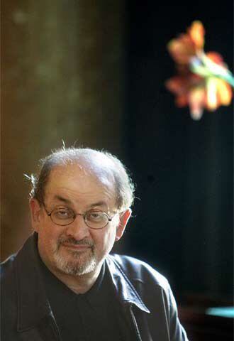 El escritor Salman Rushdie, ayer en Barcelona.