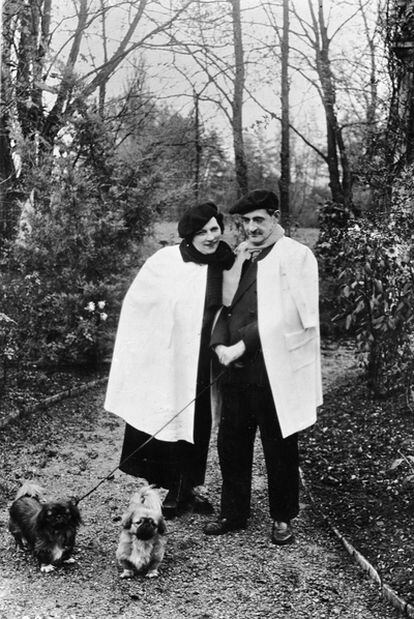 Maurice Utrillo (1883-1955) y su esposa, Lucie.