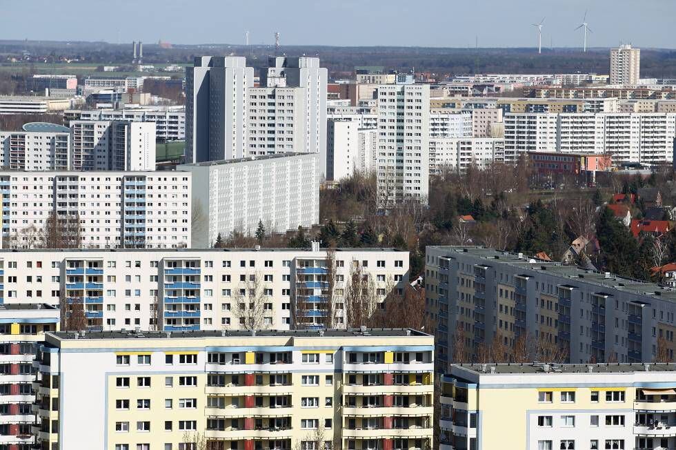 Los Plattenbau, edificios prefabricados, del barrio de Marzahn, en el Berlín Este. |