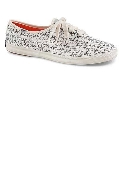 Pequeñas hojitas pueblan este modelo de Keds (46 euros aproximadamente).