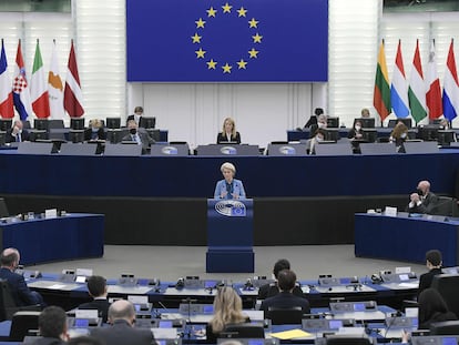 La presidenta de la Comisión Europea, Ursula von der Leyen, en el Parlamento Europeo, el pasado 16 de febrero.