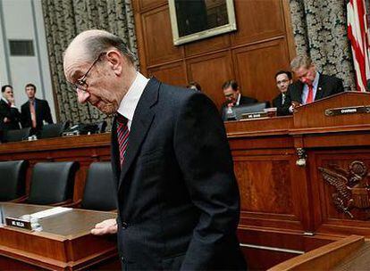 Alan Greenspan tras su declaración de hoy ante el Comité de Supervisión de la Cámara de Representantes