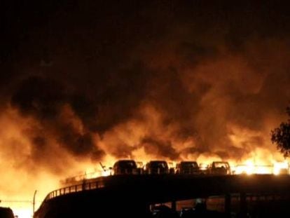 El puerto de Tianjin, el décimo del mundo en contenedores, destruido