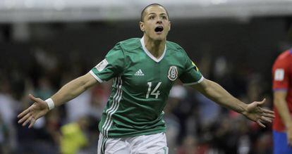 Chicharito durante el partido contra Costa Rica
