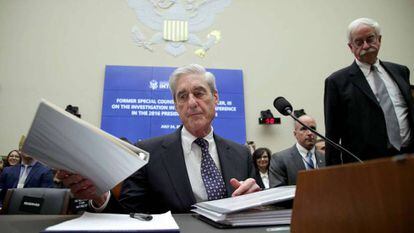 El fiscal especial de la trama rusa, Robert S. Mueller durante su declaración ante el Congreso de EE UU. En vídeo, declaraciones de Mueller.