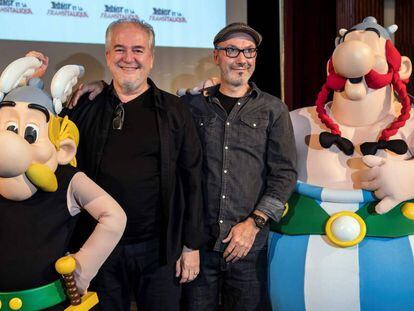 Los autores de &#039;Ast&eacute;rix en Italia&#039;, Didier Conrad (izquierda) y Jean-Yves Ferri, ayer en Par&iacute;s.