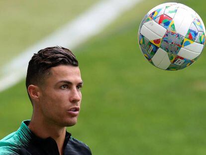 Cristiano Ronaldo, en un entrenamiento de la selección portuguesa, el pasado lunes.