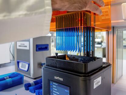 Ensayo de un prototipo para recoger muestras para la prueba PCR.