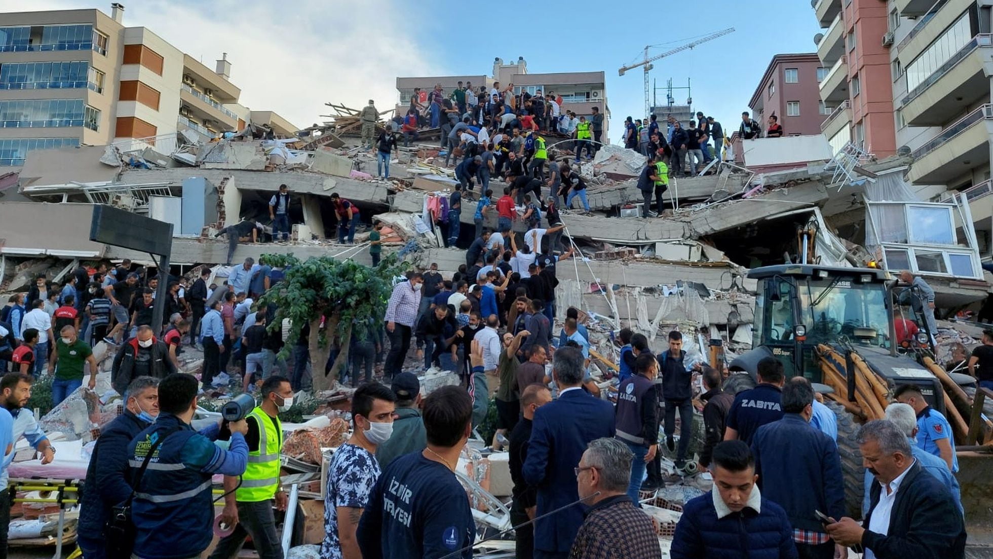 Un fuerte terremoto causa al menos 26 muertos y centenares de heridos en  Turquía y Grecia | Internacional | EL PAÍS