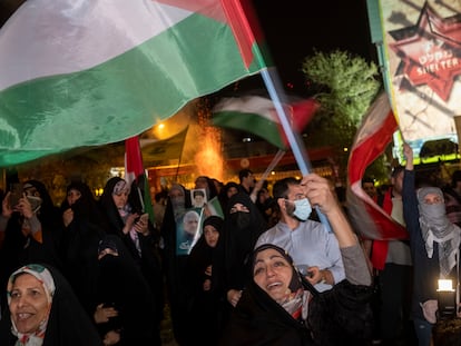 Celebraciones en Teherán del ataque lanzado este sábado por el Gobierno iraní sobre Israel.