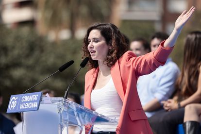 La presidenta de la Comunidad Madrid, Isabel Díaz Ayuso, interviene en un acto del PP en Valencia el pasado 26 de marzo.