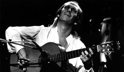 El guitarrista Paco de Lucía en el Festival Leyendas de la Guitarra (1991).